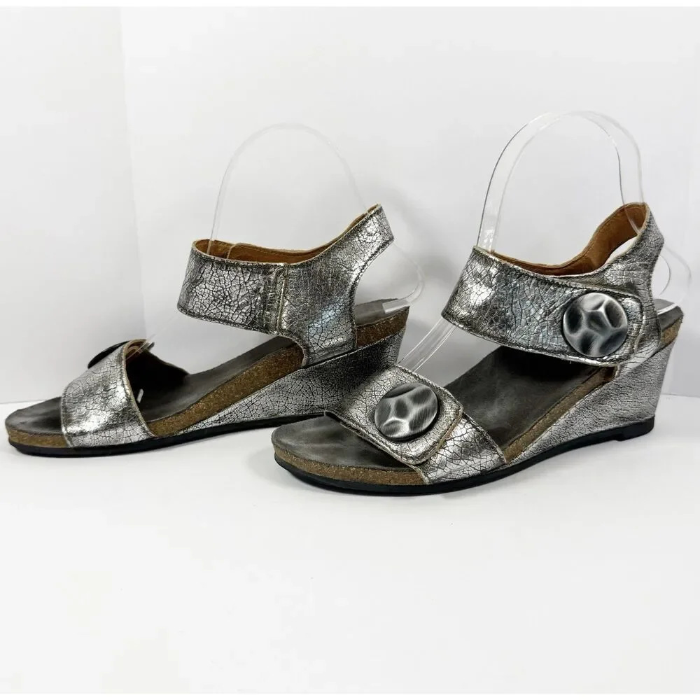 Taos Carousel Sandals 38 /7.5 Silver Crackle Leather Wedge Ankle Strap Medallion